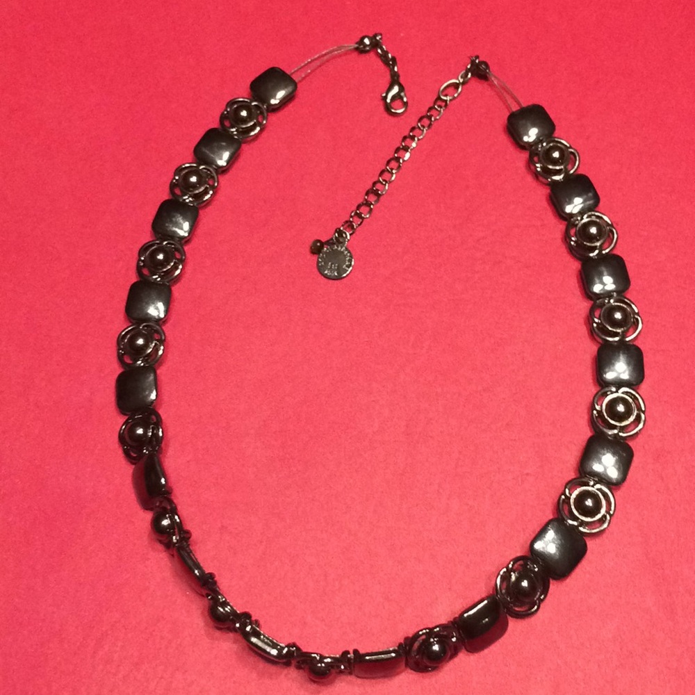 Liz Claiborne choker